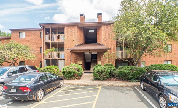 114 TURTLE CREEK RD APT 8, CHARLOTTESVILLE, VA 22901 - Image 6deb6b13983a0e1bcddab035b91cff38/2828937748