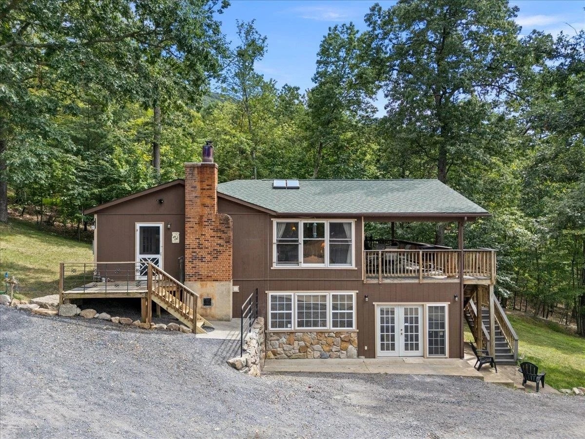 867 Blackberry Ln
