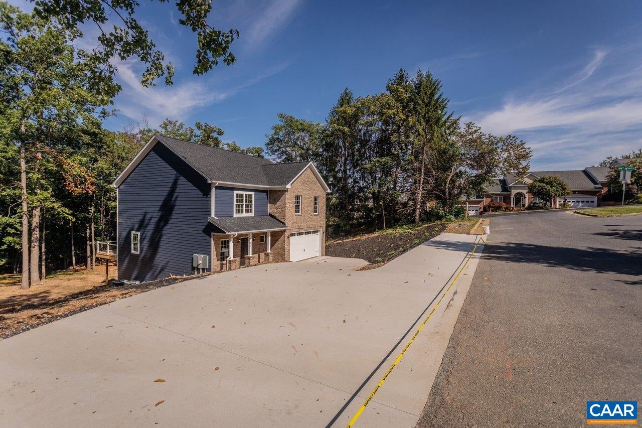 2201 PEARL LN