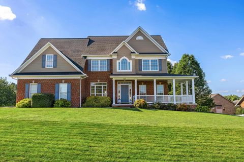 Photo of 303 Melvin Cir, Bridgewater, VA 22812 (MLS # 669695)