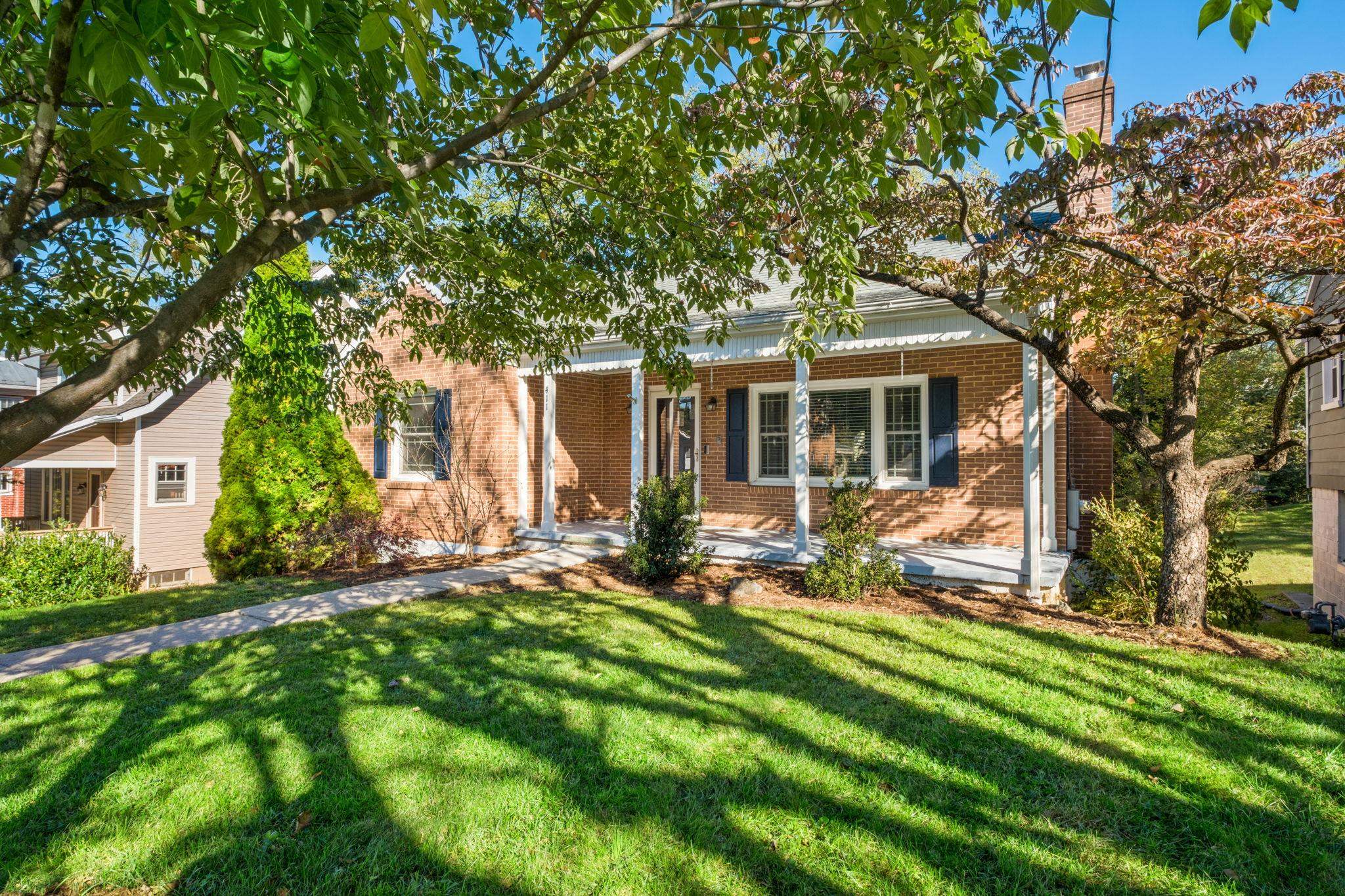 411 HENDREN AVE