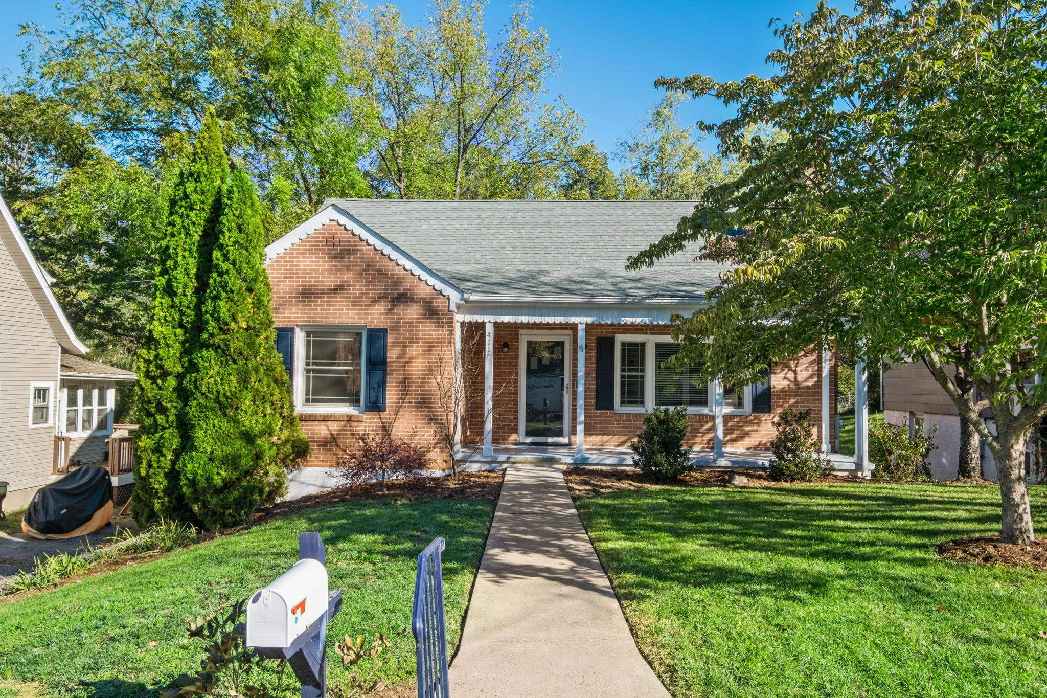 411 Hendren Ave