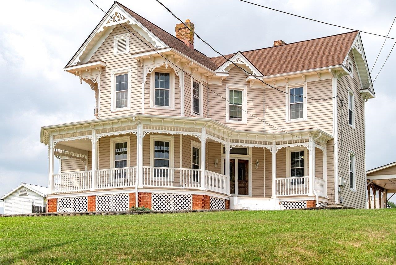 102 Houff Rd, Weyers Cave, VA, 24486