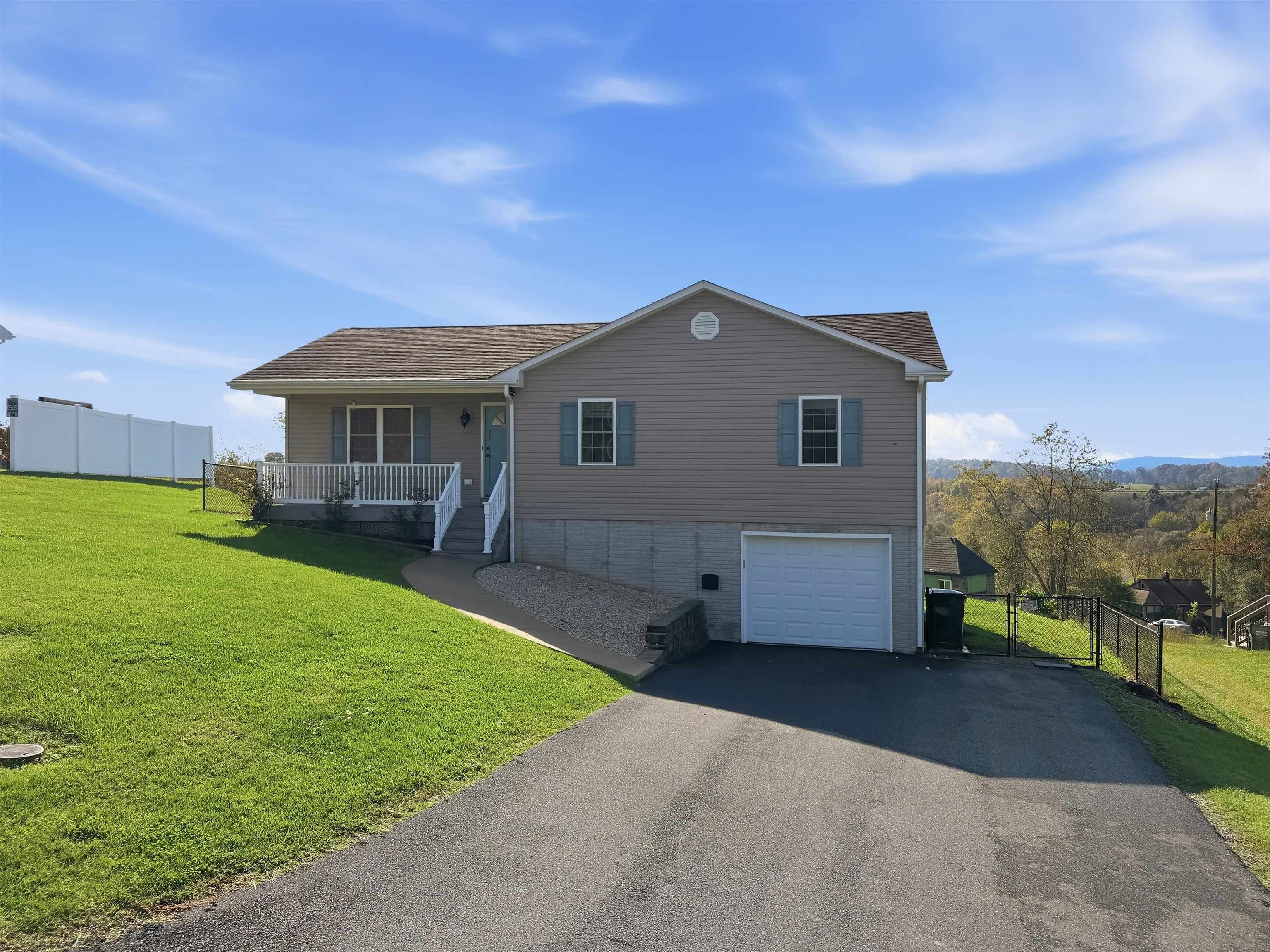 160 GREENVIEW DR