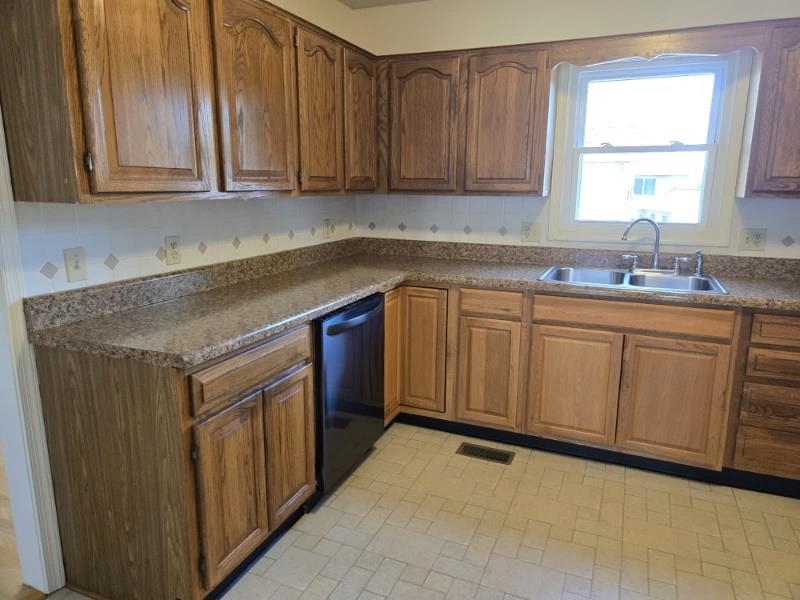 1326 MEADOWLARK DR