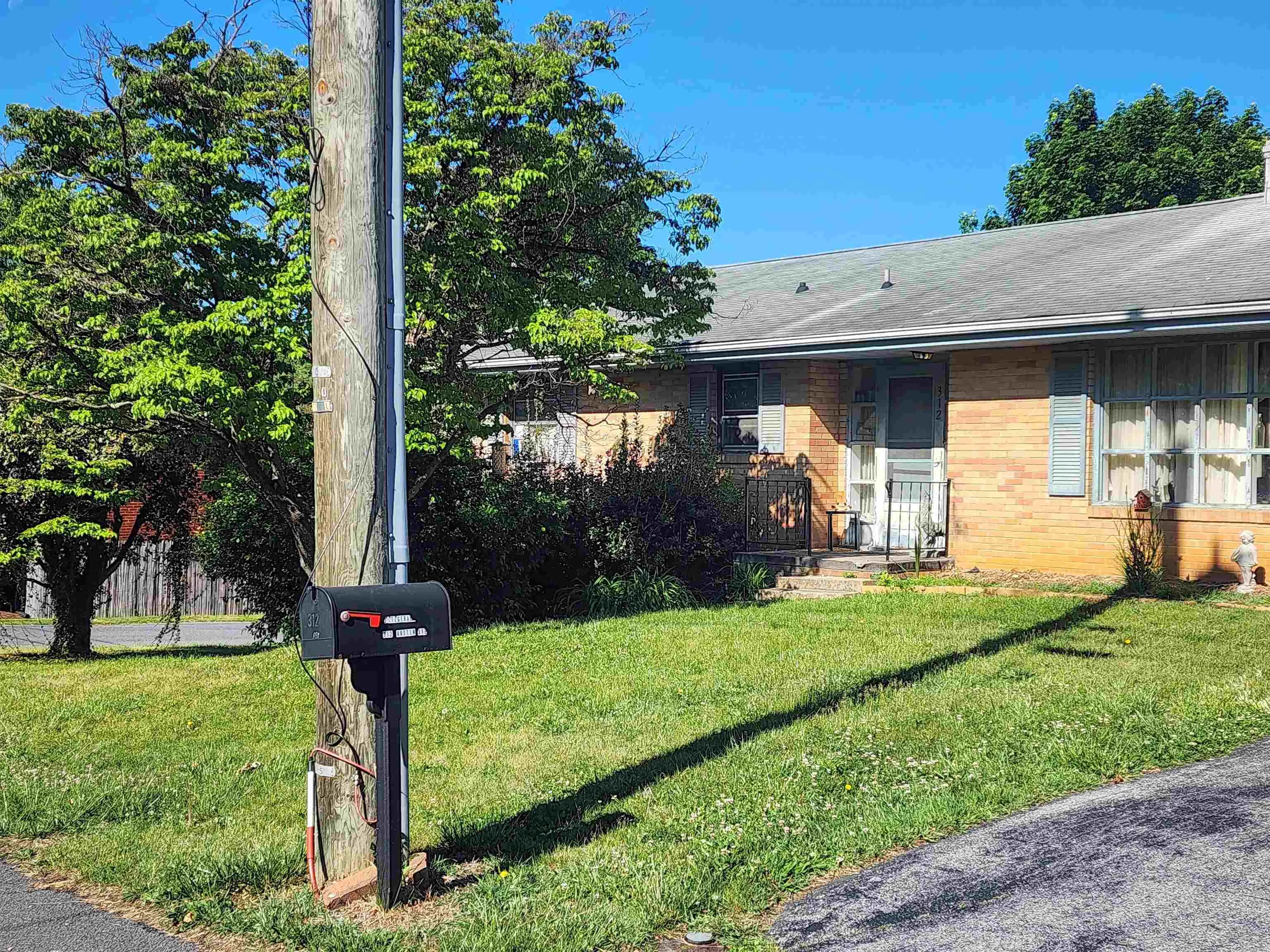 312 Austin Ave