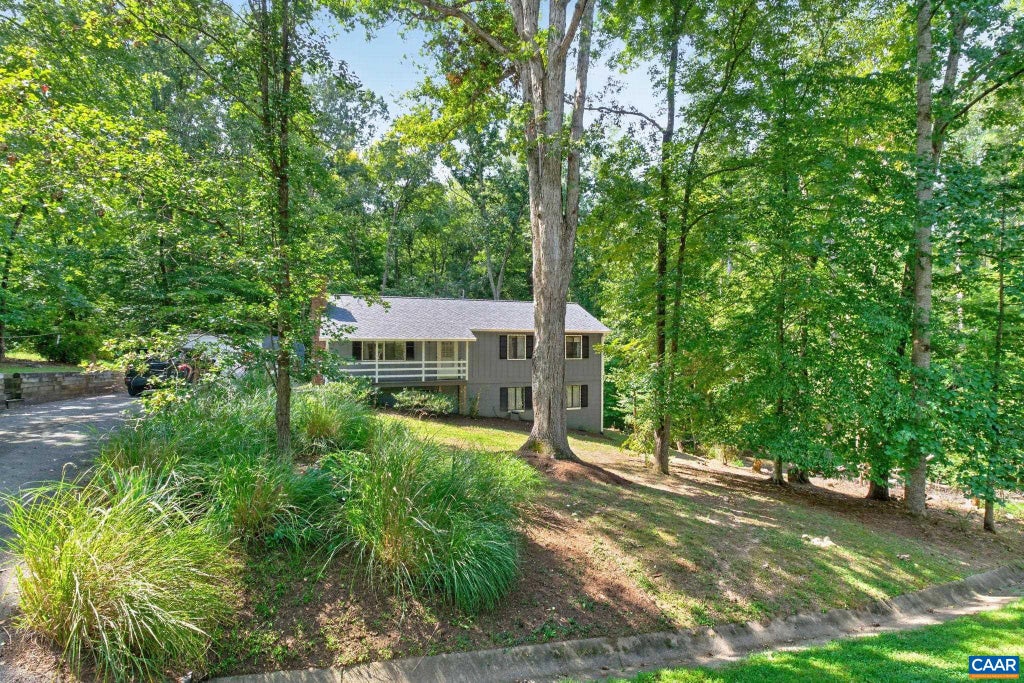 Photo of 218 Pineridge Ln, Charlottesville, VA 22911 (MLS # 681752)