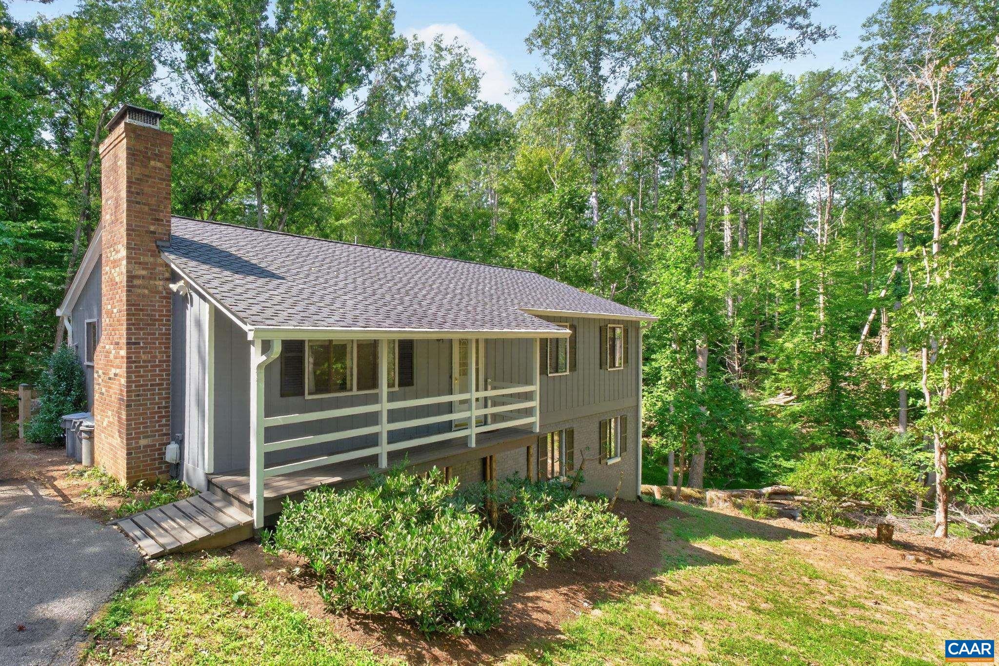218 PINERIDGE LN