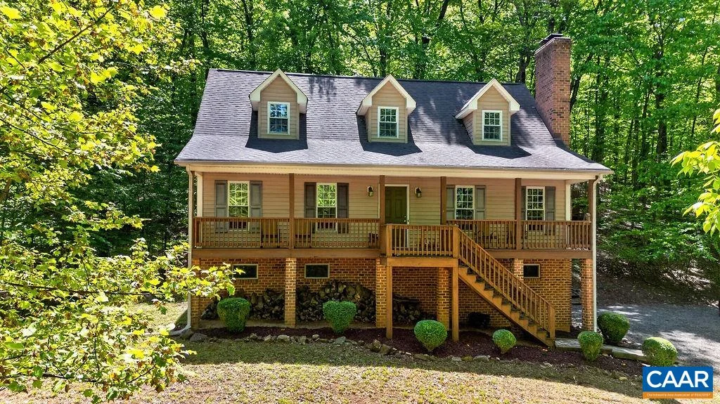 2 Dogwood Ln