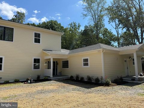 Photo of 1817 Slate Mill Branch Rd, Charlottesville, VA 22903 (MLS # VAAB2000920)