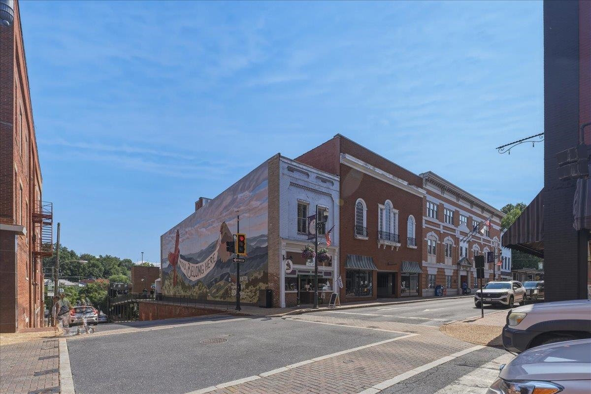 102 Beverley St W, Staunton, VA, 24401