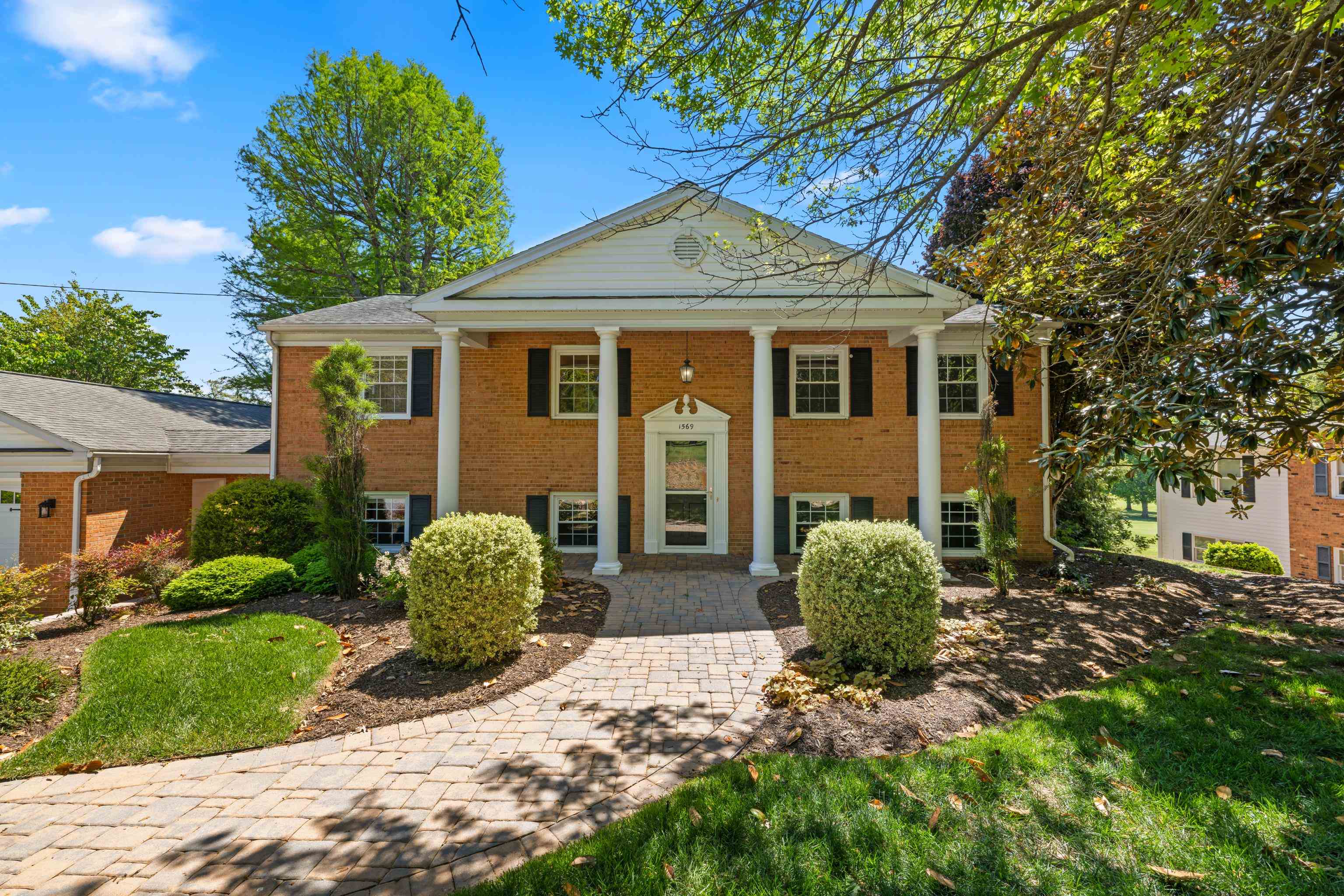 1569 MASSANETTA SPRINGS RD