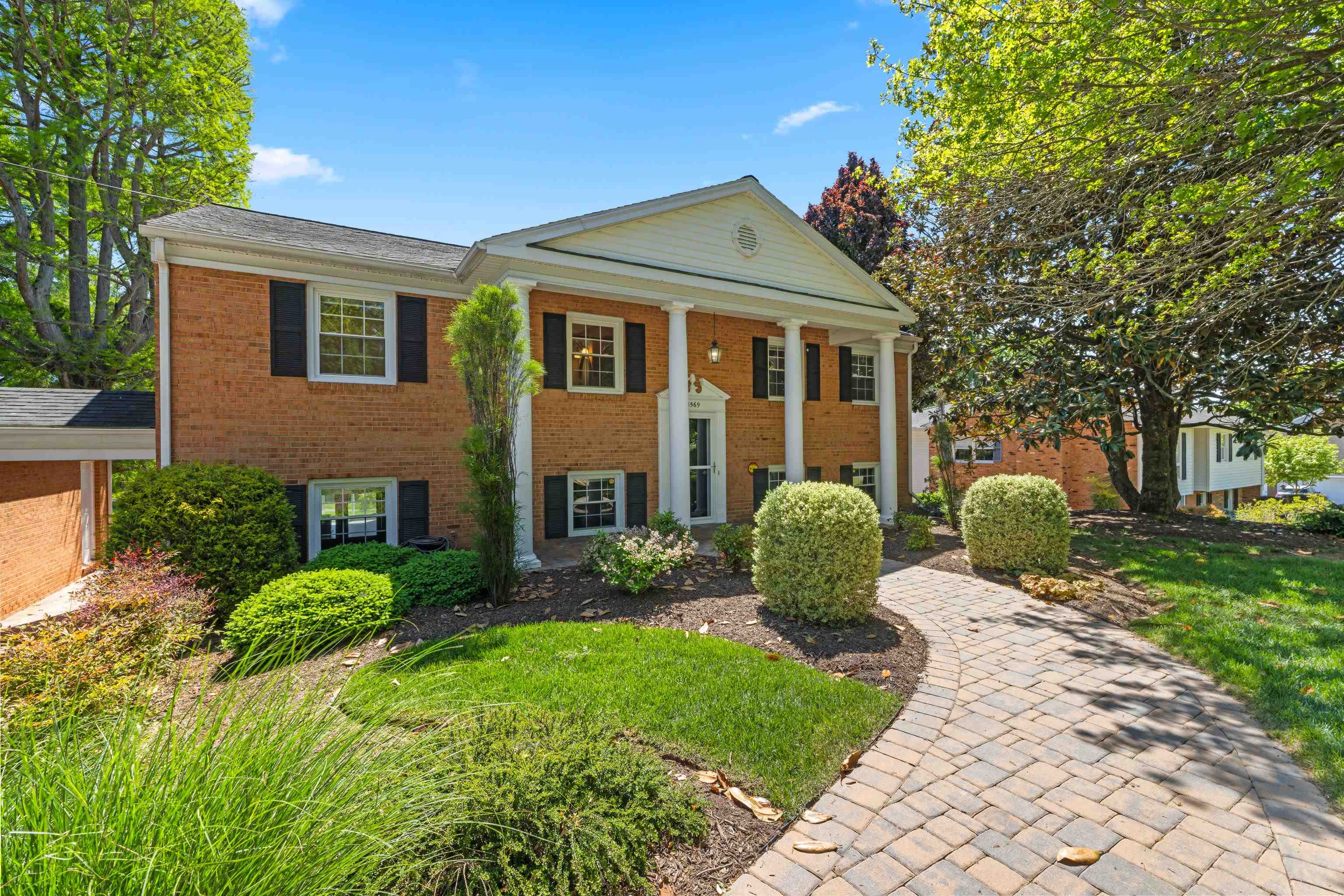 1569 MASSANETTA SPRINGS RD