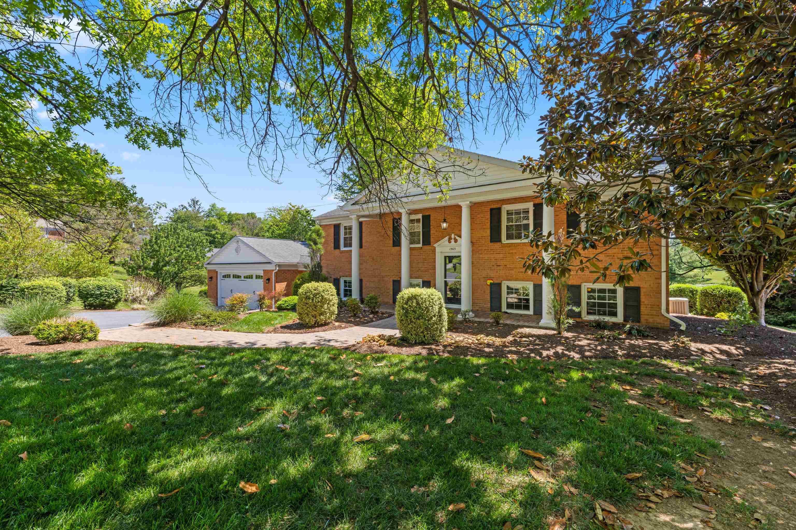 1569 MASSANETTA SPRINGS RD