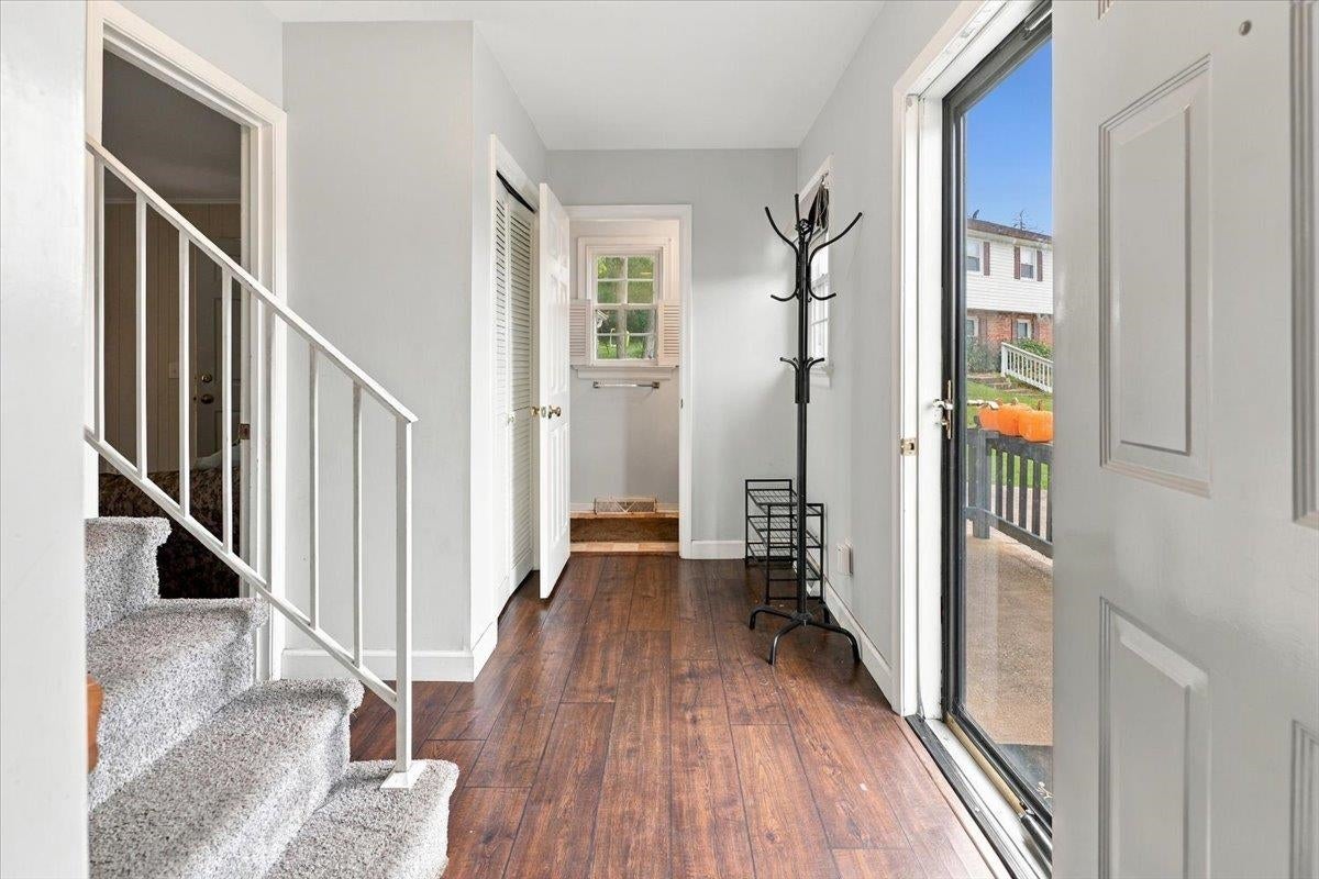 166 WESTHAMPTON CT