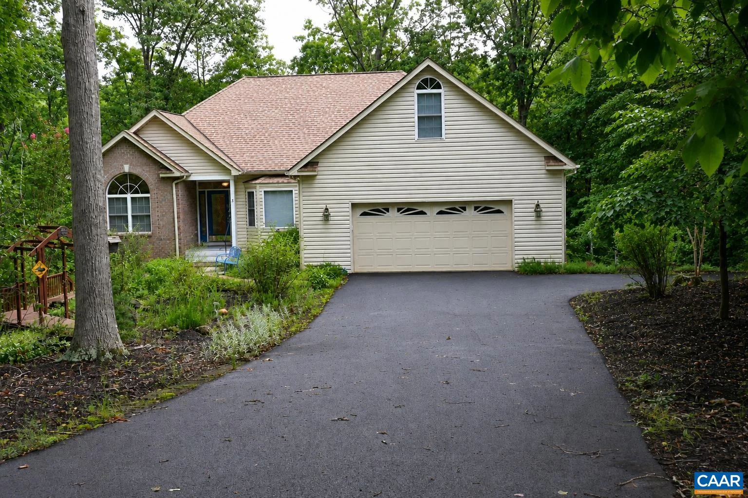 3 Nutwood Cir