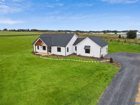 Photo of 1416 Ladd Rd, Waynesboro, VA 22980 (MLS # 670011)
