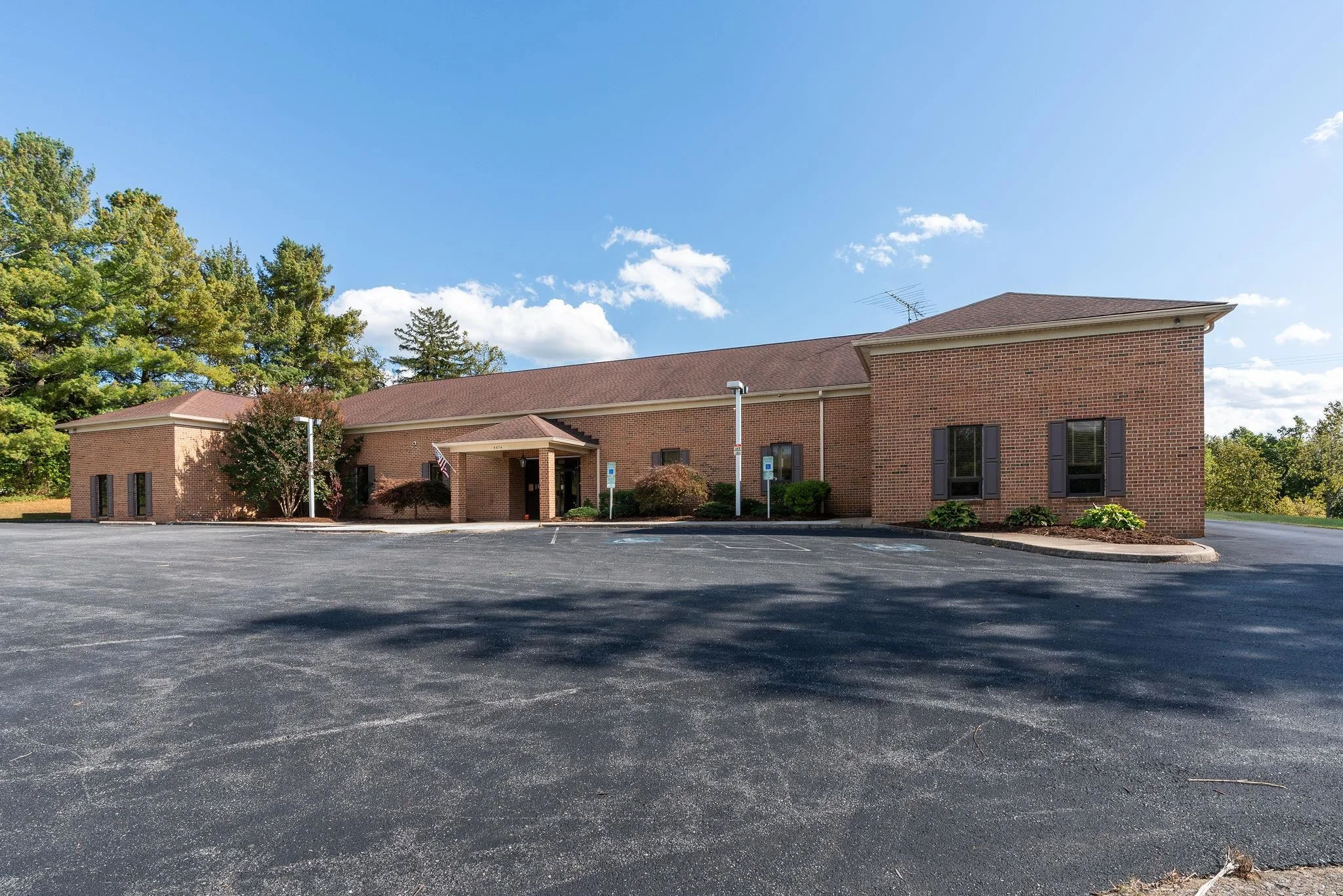 5874 N Lee Hwy