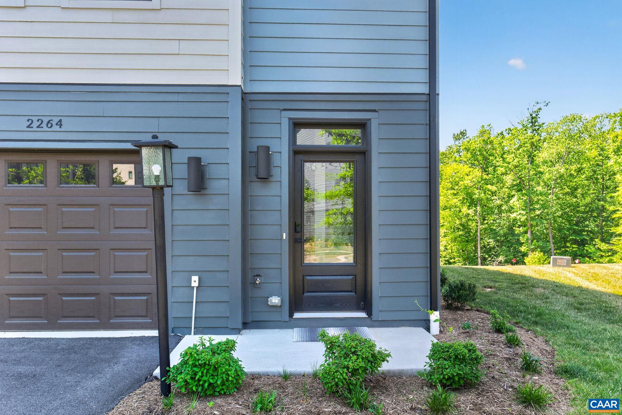 2264 FOWLER CIR