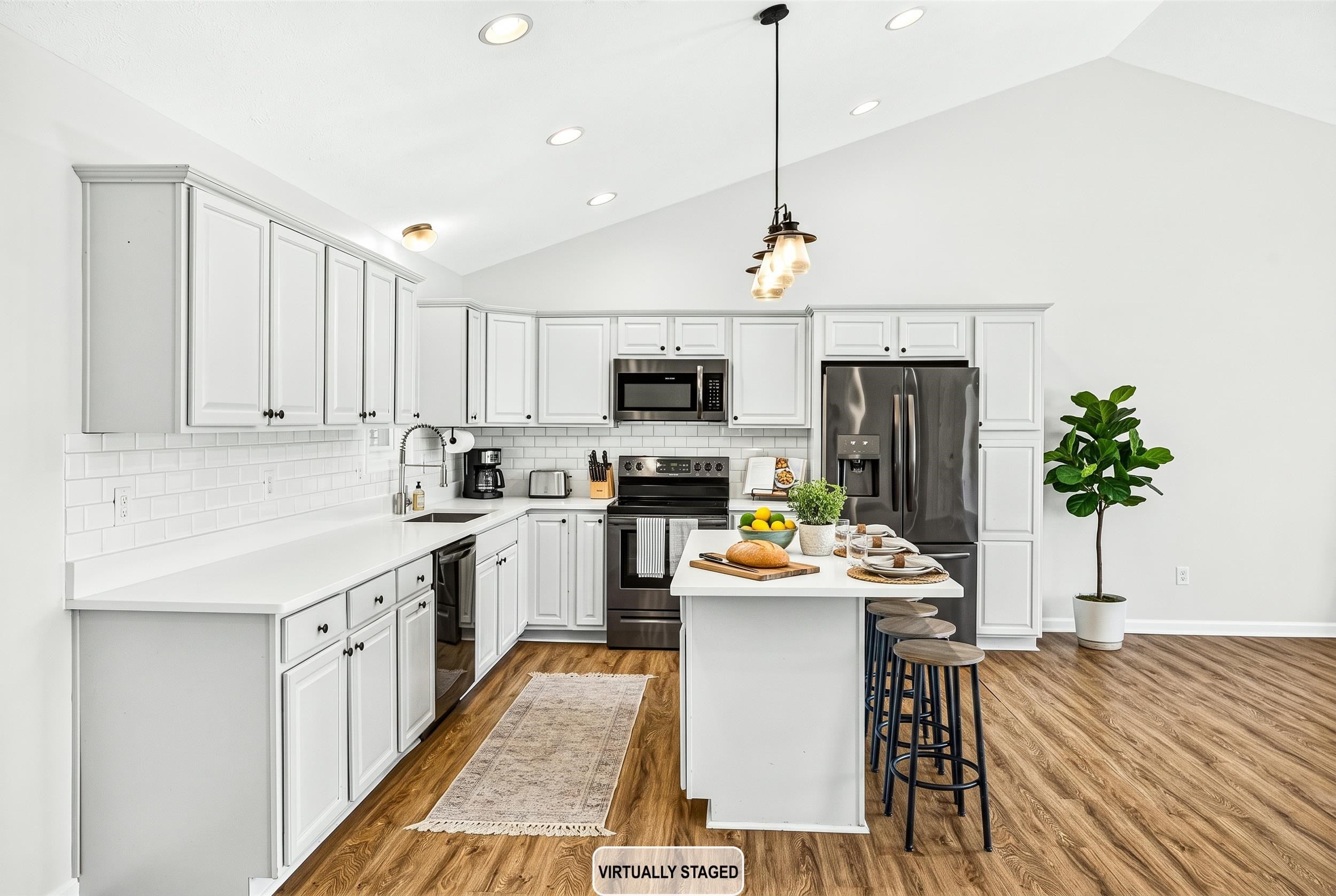 610 CEDAR CT