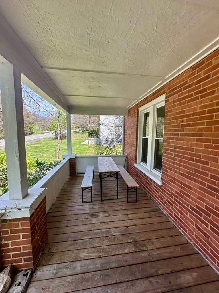 5642 SAM SNEAD HWY