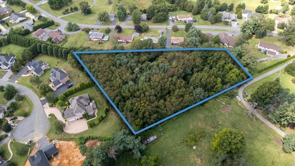 SHEN LAKE DR, HARRISONBURG, VA 22801 - Image 85db51257a92d94031dffdee4f48c58f/674488884