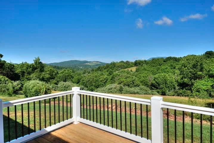 63 Woodridge Ln