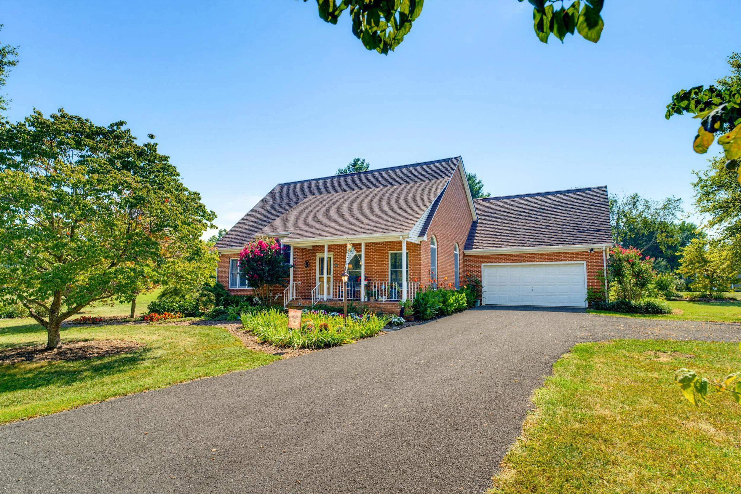 71 Willow Ln