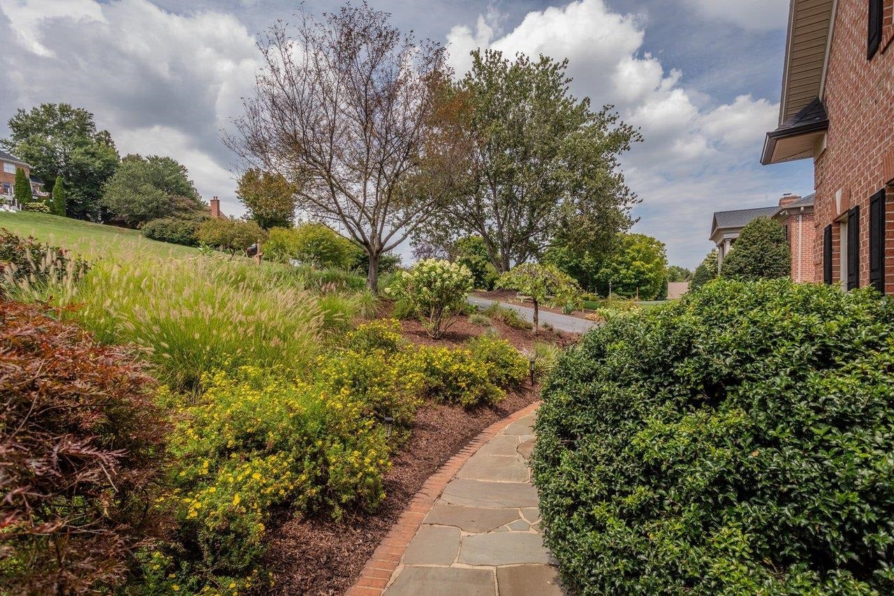 3874 TRAVELER RD