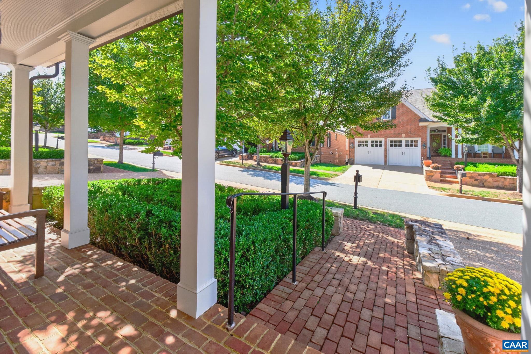 952 MARSH LN