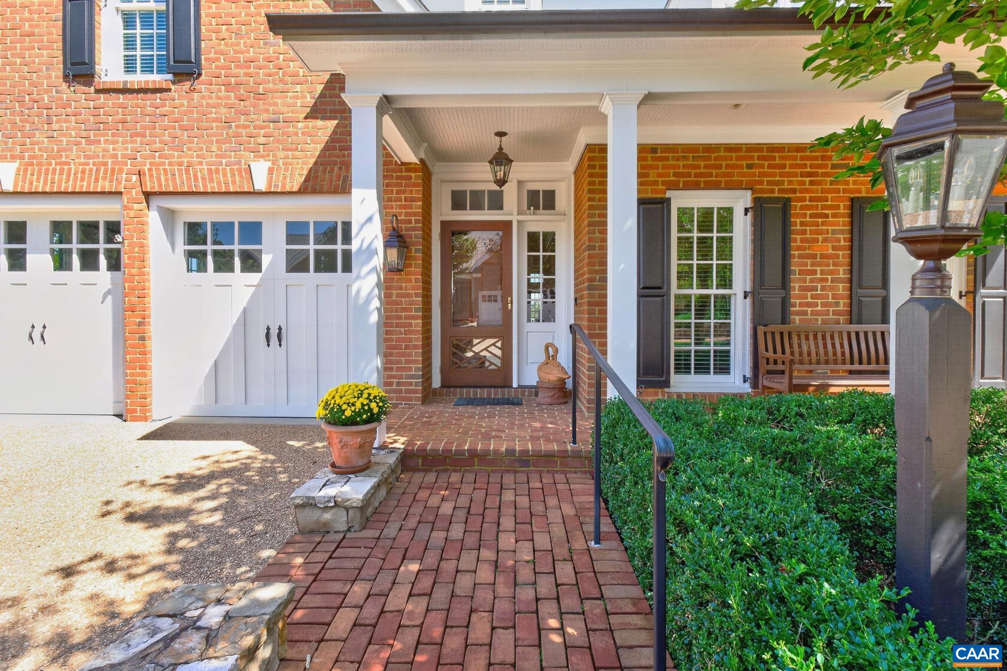 952 MARSH LN