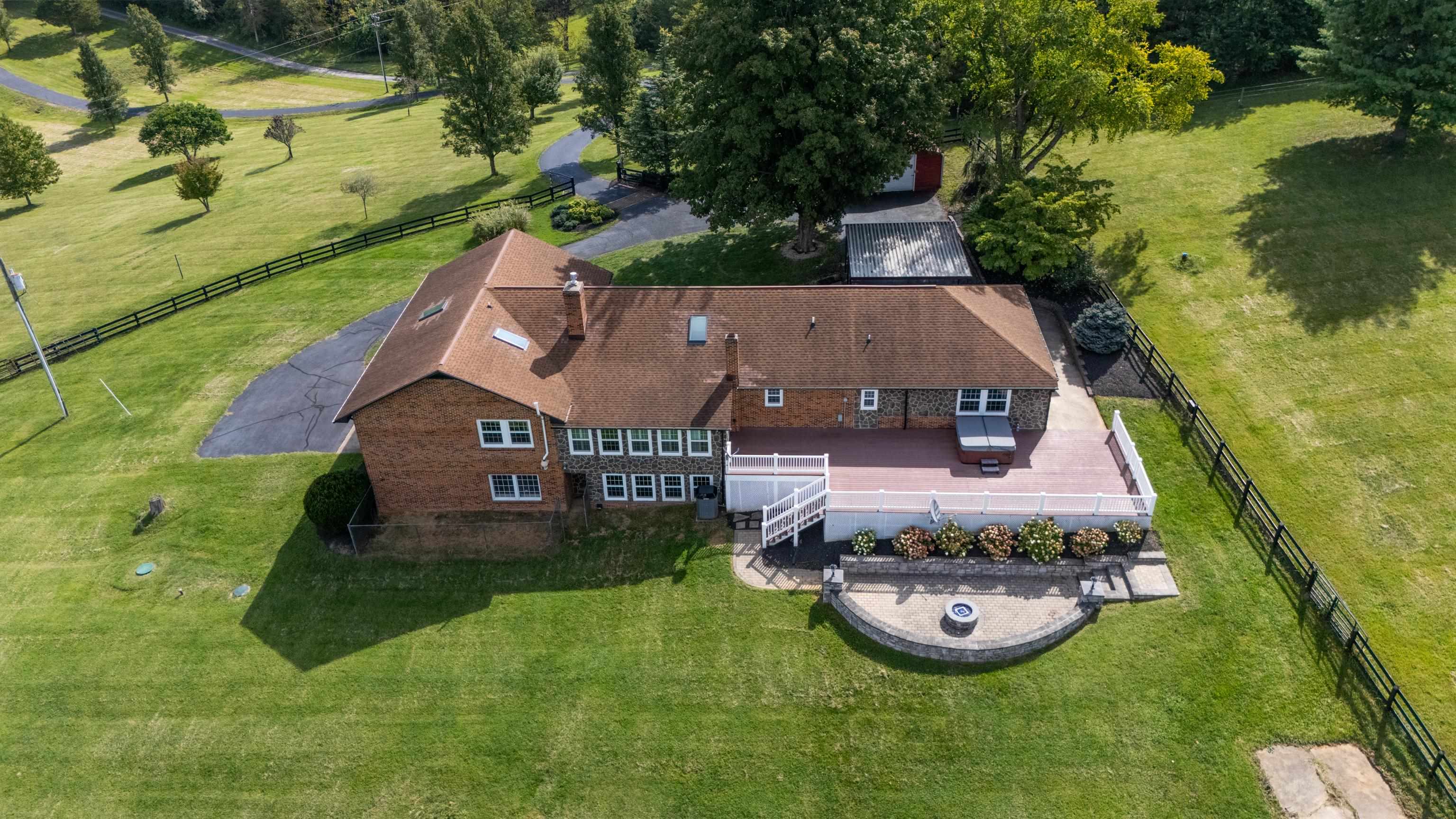 308 STONEWALL RD