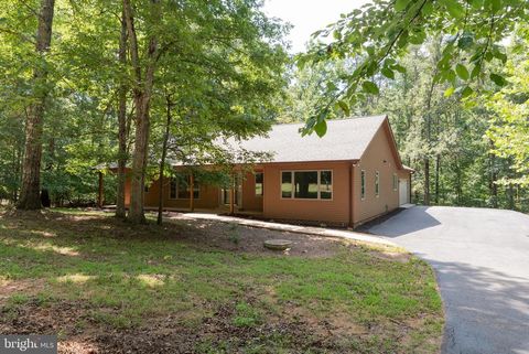 Photo of 45 Tall Oaks Ct, Keswick, VA 22947 (MLS # VAFN2000484)