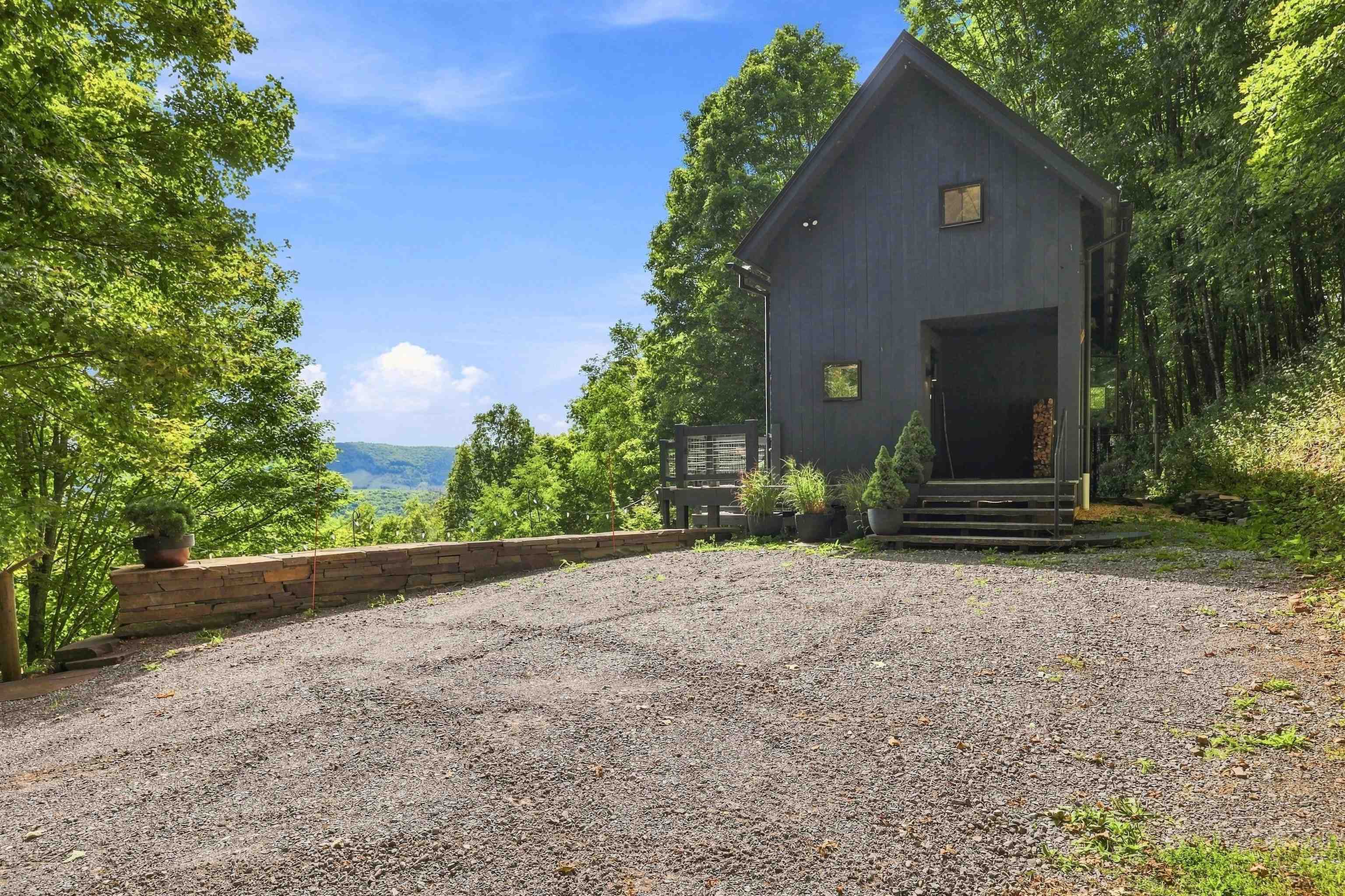 6418 MOUNTAIN TPKE