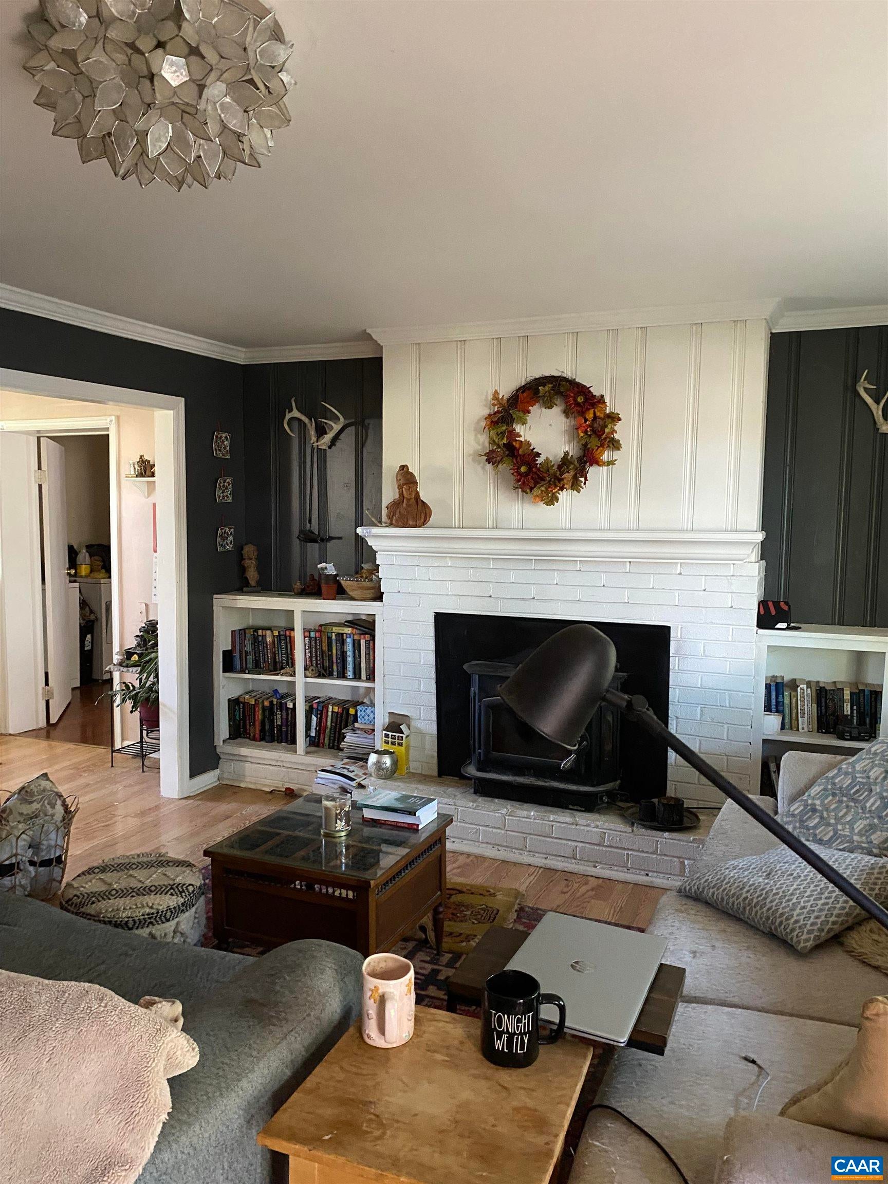 167 HOLLOW LN