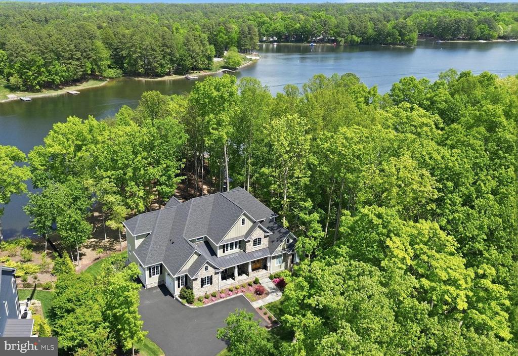 11215 PRESWICK LN