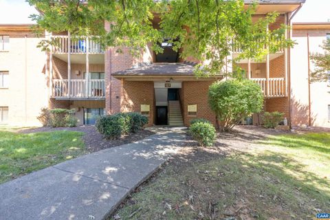 Photo of 127 Turtle Creek Rd #12, Charlottesville, VA 22901 (MLS # 669725)
