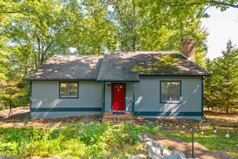 Photo of 155 Jessamine Pl, Mcgaheysville, VA 22840 (MLS # 669684)