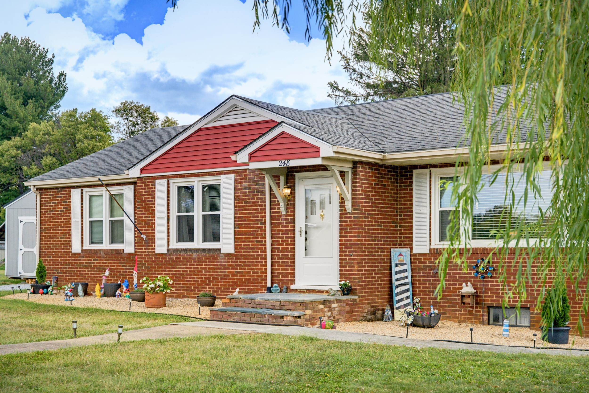 248 STUART AVE