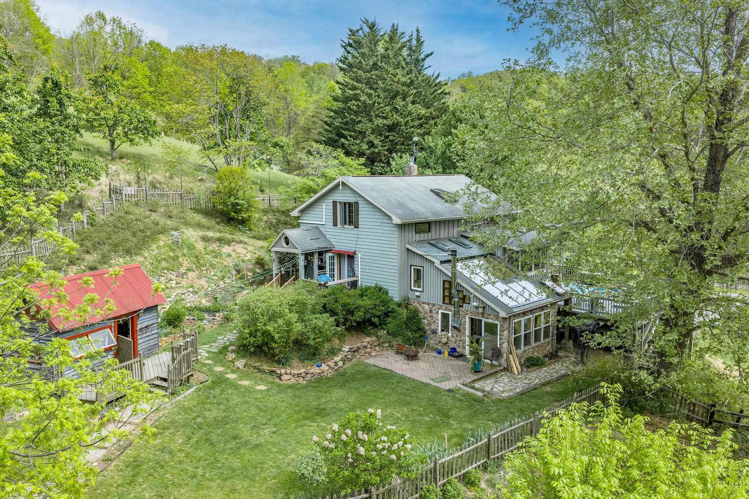 311 HIGGINS HOLLOW RD