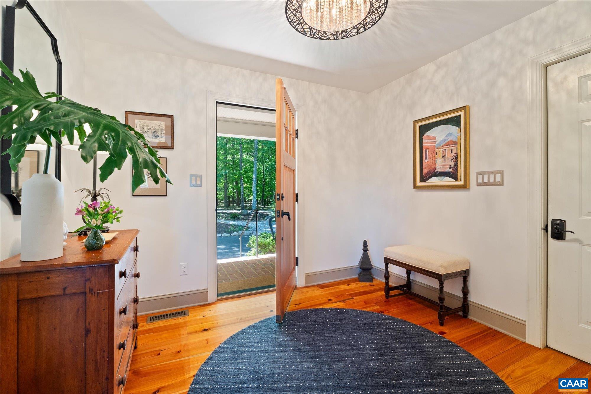 1141 KINGSWAY RD
