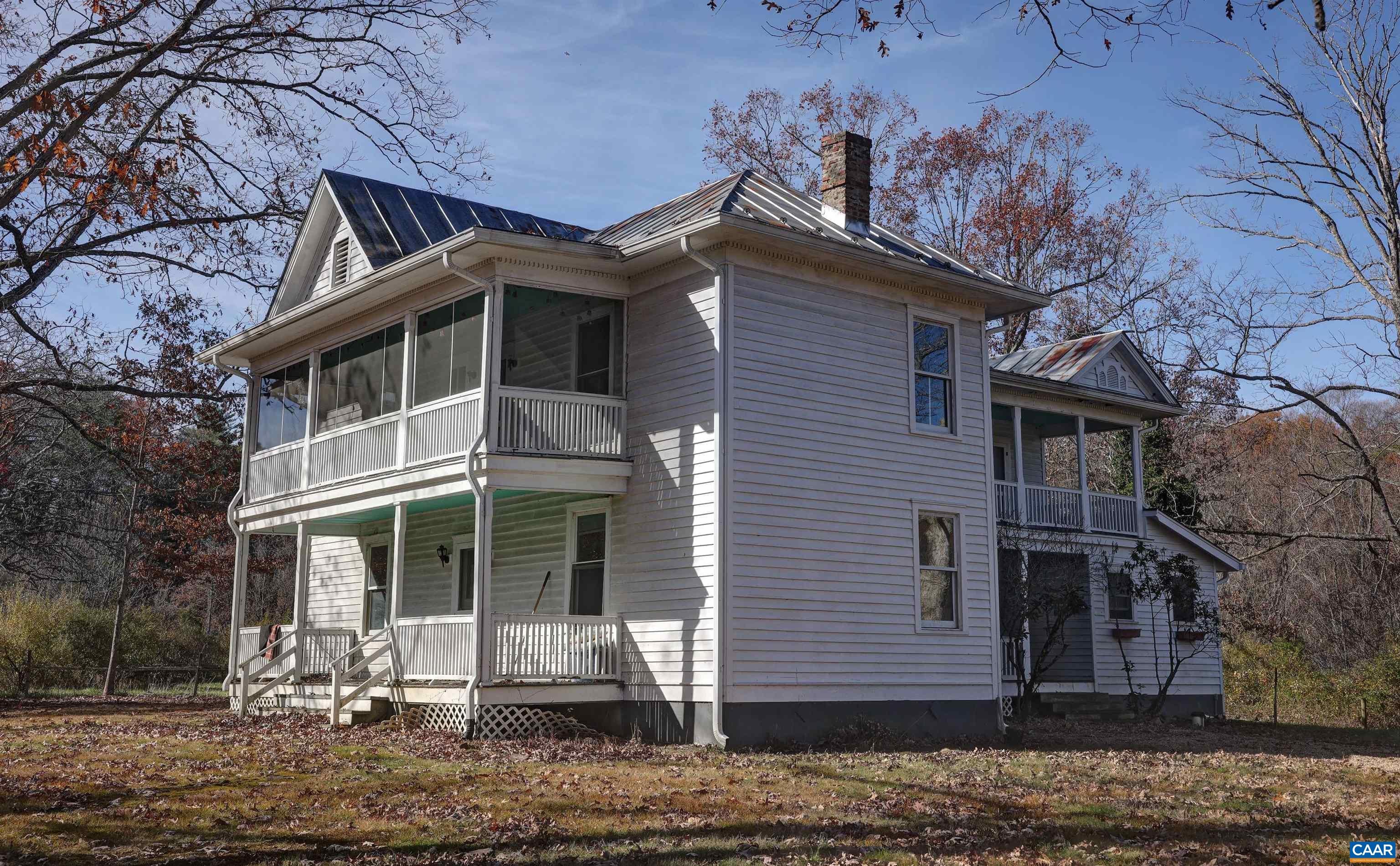 26 VINEYARD DR