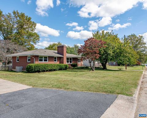 Photo of 1837 S. Talbott Pl, Waynesboro, VA 22980 (MLS # 669839)
