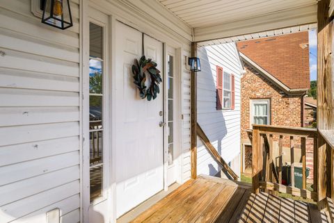 Photo of 426 Peach St, Staunton, VA 24401 (MLS # 669820)