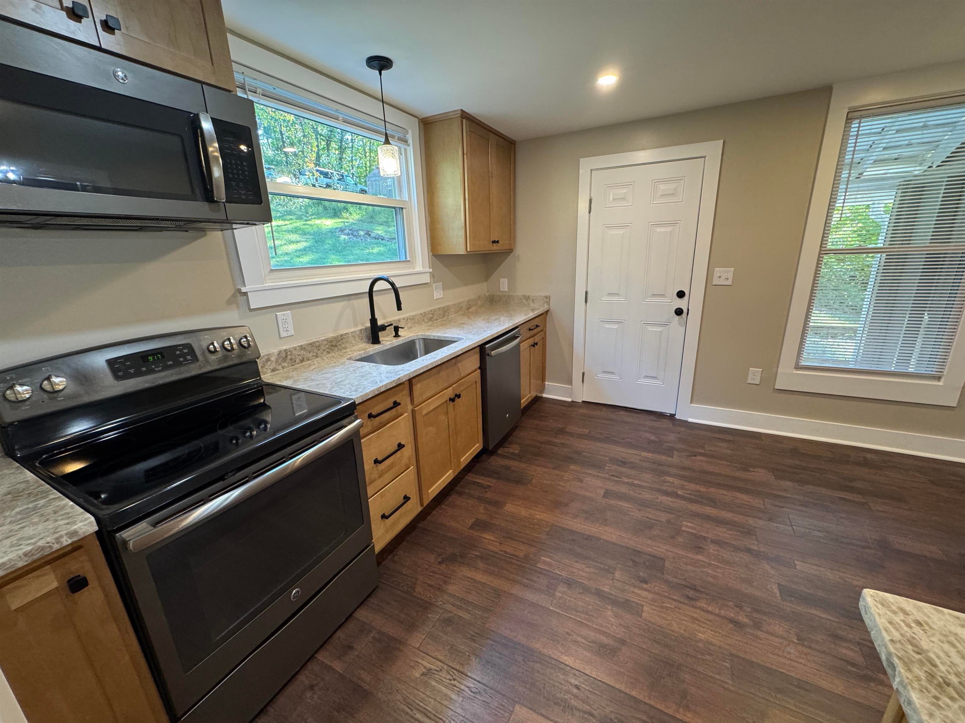 40 MORRIS MILL RD