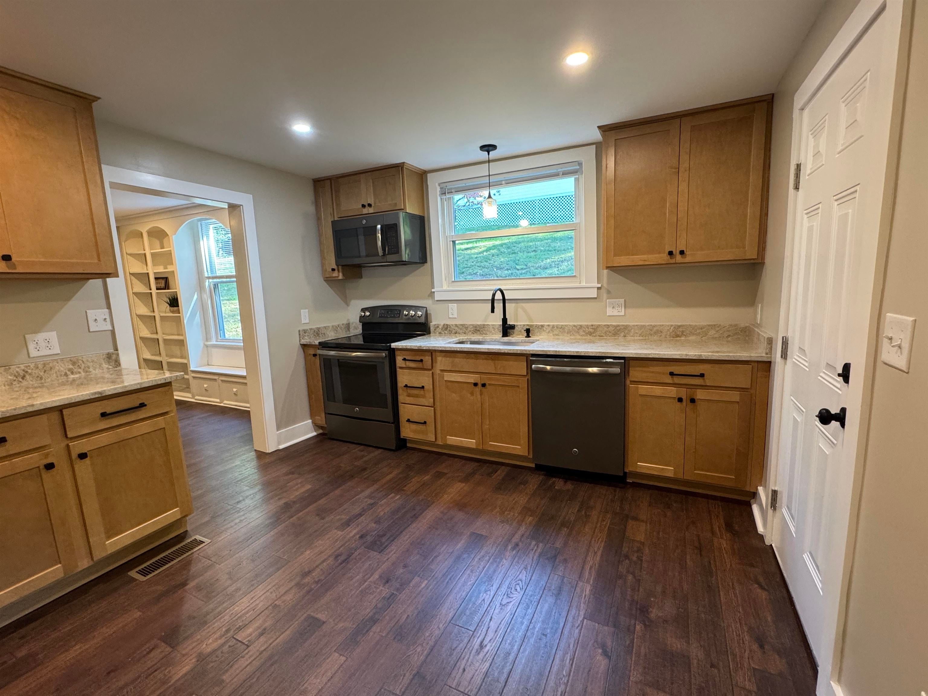 40 MORRIS MILL RD