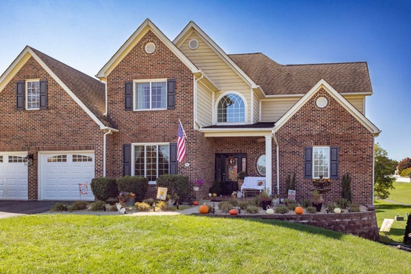 61 MEADOW GLEN DR, STAUNTON, VA 24401 - Image 95ac09c2bfd1b9bf8dc7dea7c1927db0/3911986404