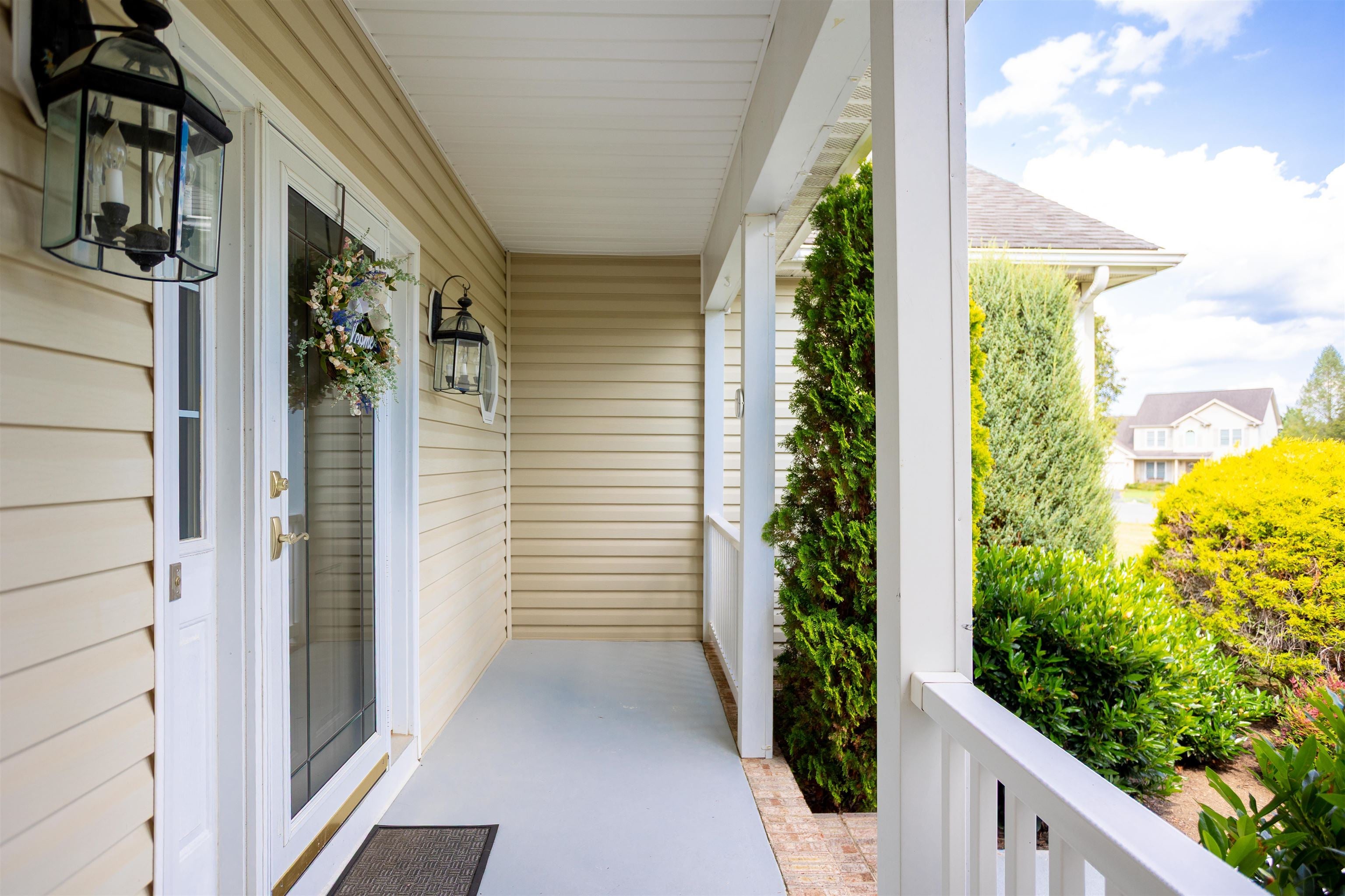 10 MOLLY CT