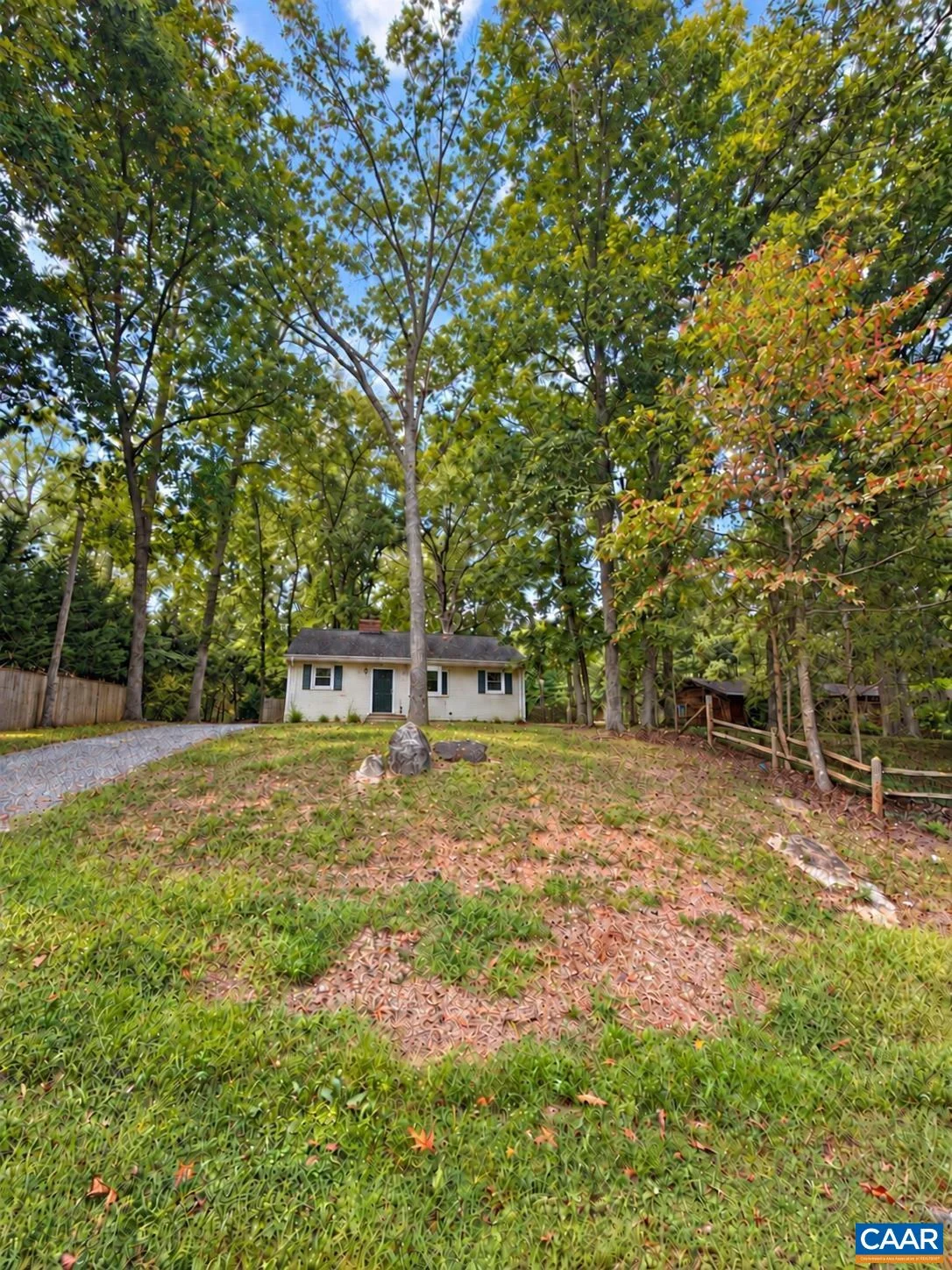596 North Lakeshore Dr
