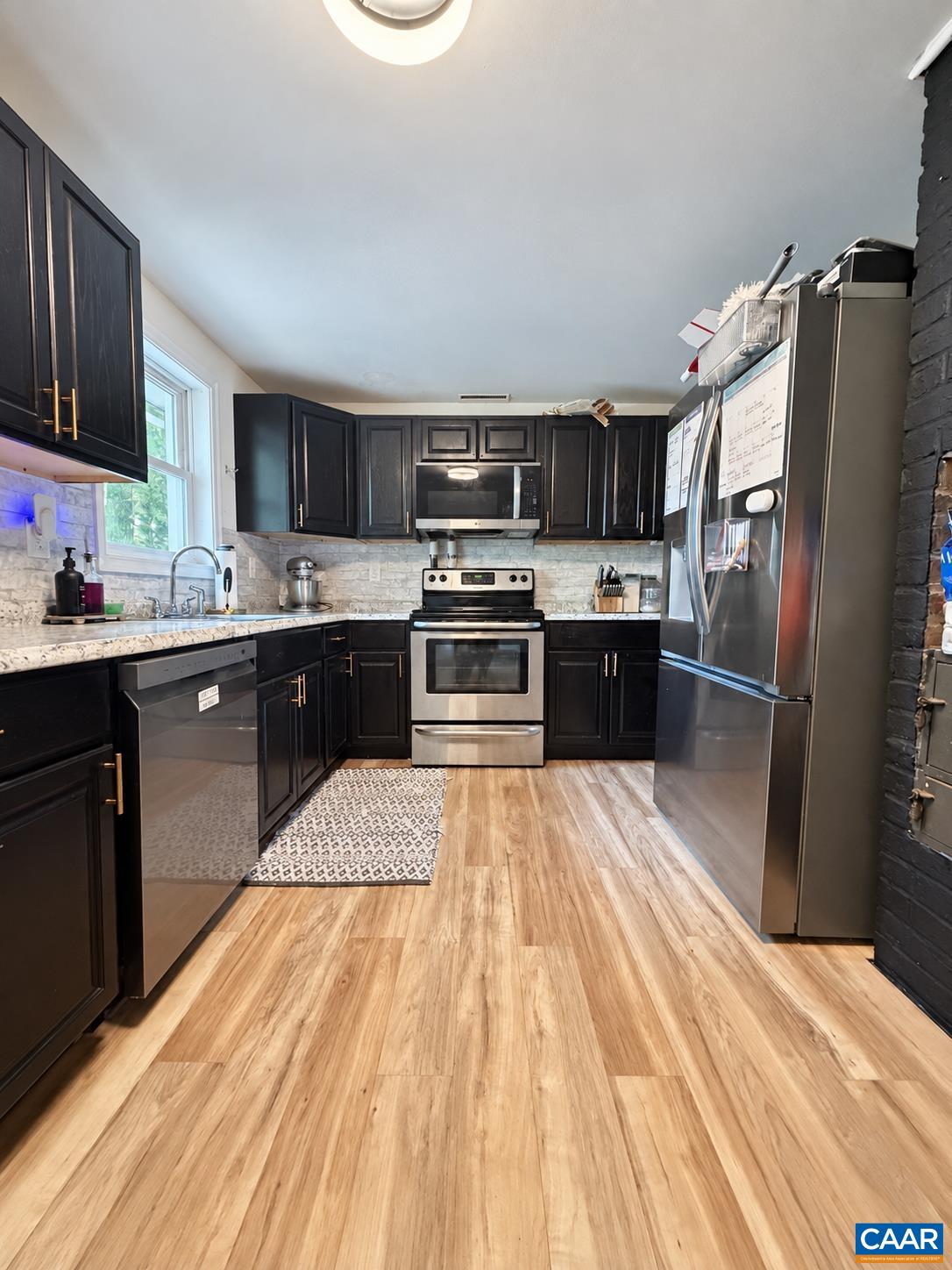 596 NORTH LAKESHORE DR